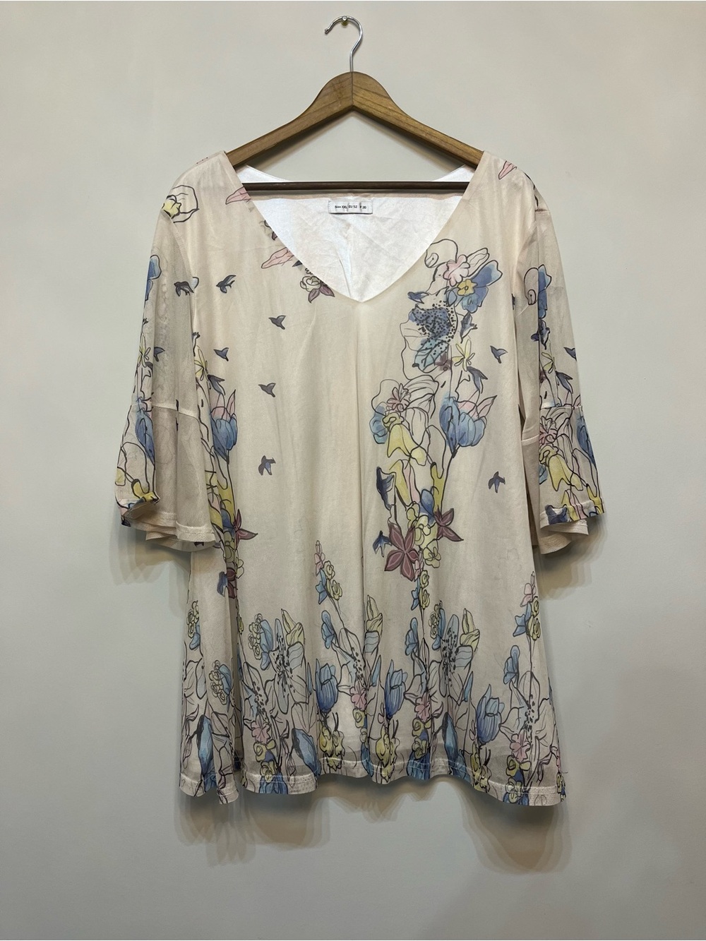 Cream Floral V-Neck Tunic Top with Pastel Accents